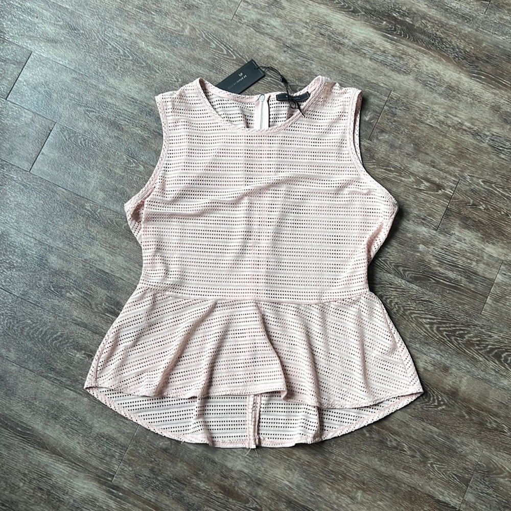 🌟2/$25🌟BCBGMAXAZRIA peplum top - Picture 1 of 6